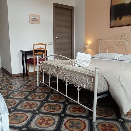 Onlyrooms III - Piazza Jenne Cagliari Eksteriør billede