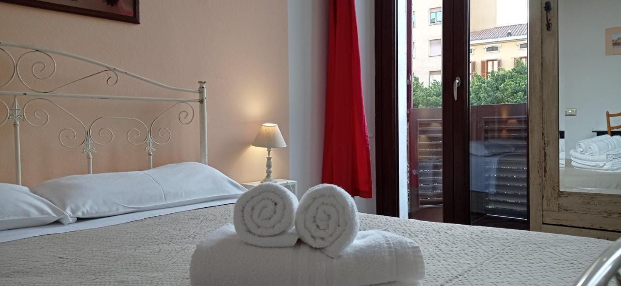 Onlyrooms III - Piazza Jenne Cagliari Eksteriør billede