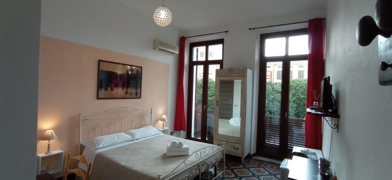 Onlyrooms III - Piazza Jenne Cagliari Eksteriør billede