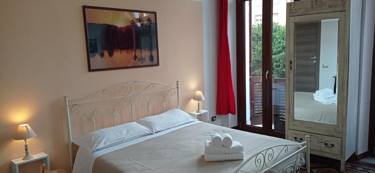 Onlyrooms III - Piazza Jenne Cagliari Eksteriør billede