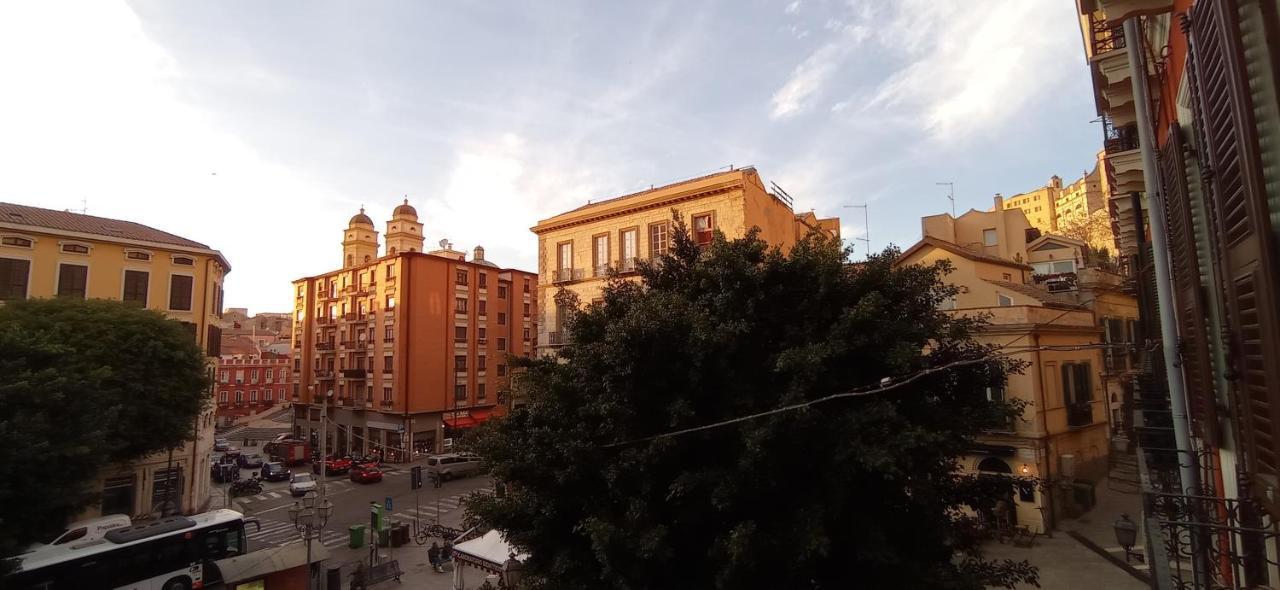 Onlyrooms III - Piazza Jenne Cagliari Eksteriør billede
