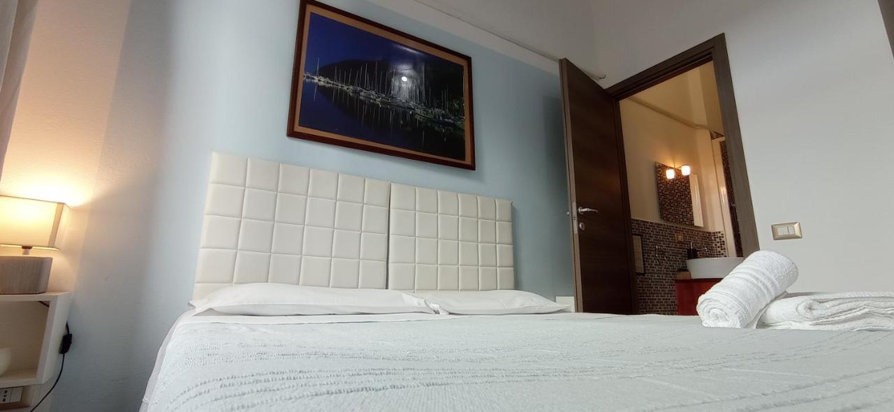 Onlyrooms III - Piazza Jenne Cagliari Eksteriør billede