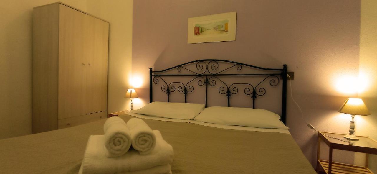 Onlyrooms III - Piazza Jenne Cagliari Eksteriør billede