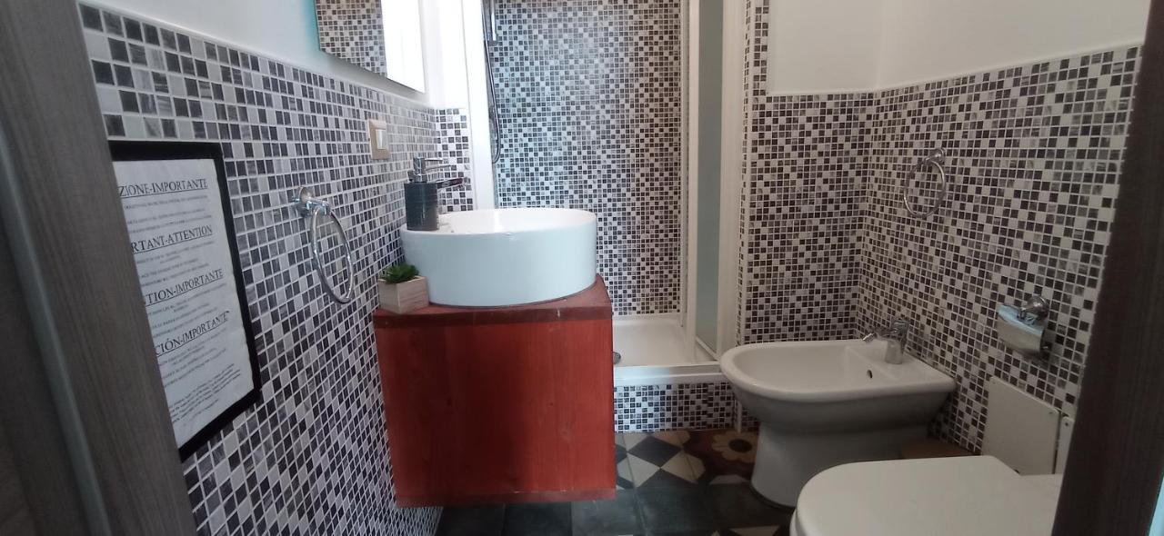 Onlyrooms III - Piazza Jenne Cagliari Eksteriør billede